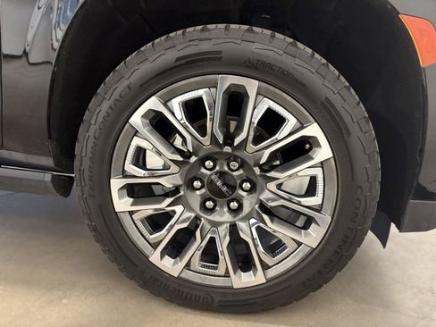 Used 2023 GMC Yukon Denali Ultimate AWD/4WD image 59