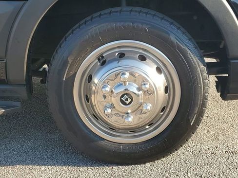 Used 2024 Ford Transit 350 XLT image 5