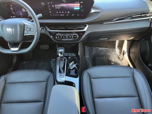 Used 2024 Buick Envista Sport Touring w/ Advanced Safety Package FWD image 17