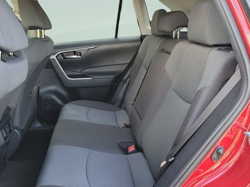 Used 2025 Toyota RAV4 XLE FWD image 10