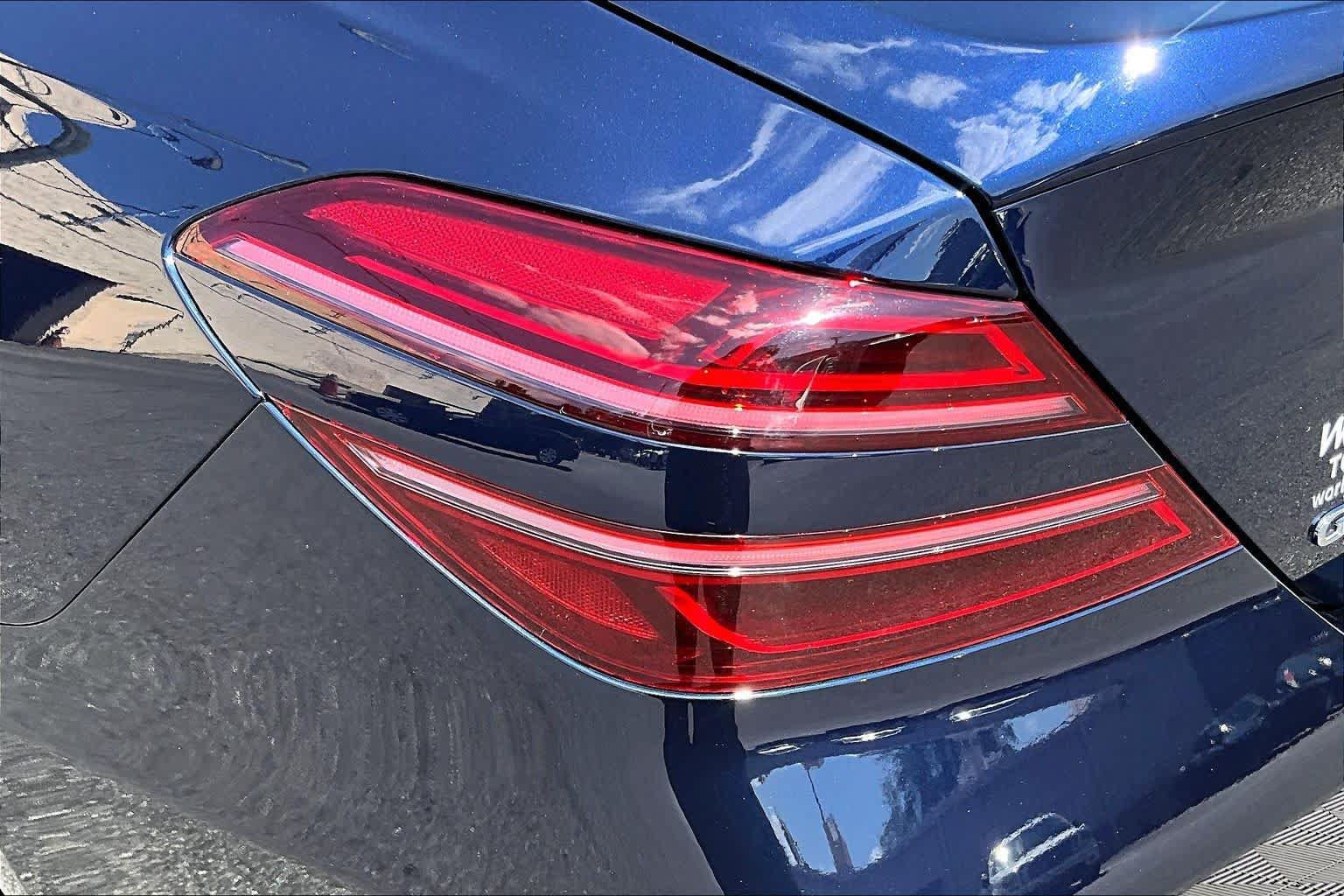 Used 2023 Genesis G70 2.0T w/ Sport Prestige Package RWD image 29