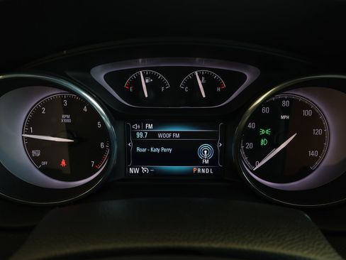 Used 2019 Buick Envision Essence FWD image 13