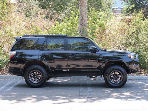 Used 2016 Toyota 4Runner SR5 Premium AWD/4WD image 9