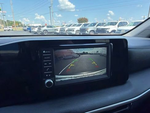 Used 2025 Nissan Kicks S AWD/4WD image 15