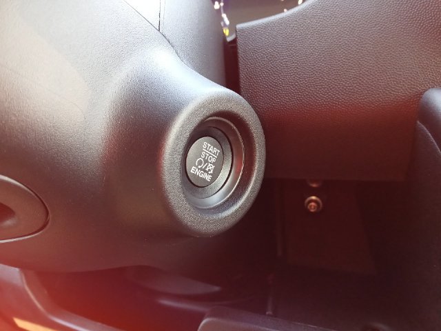 Used 2024 RAM ProMaster 2500 w/ Advanced Safety Group FWD image 19