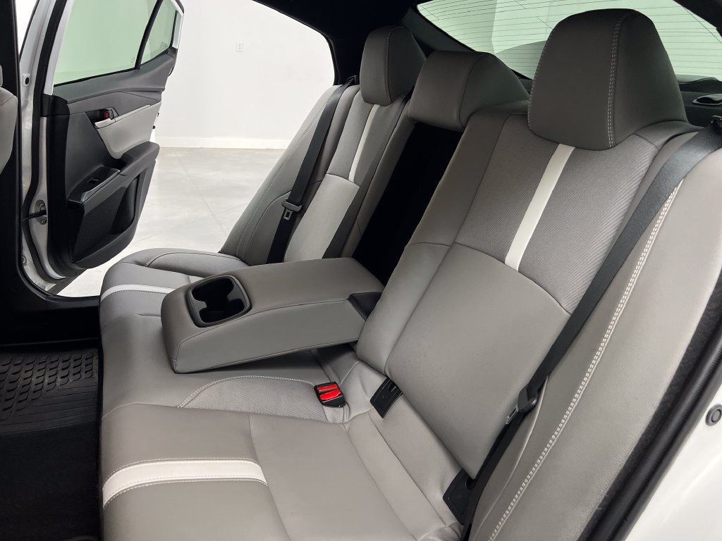 Used 2025 Toyota Camry SE FWD image 16