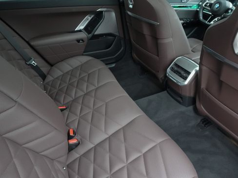 Certified 2023 BMW 740i RWD image 32