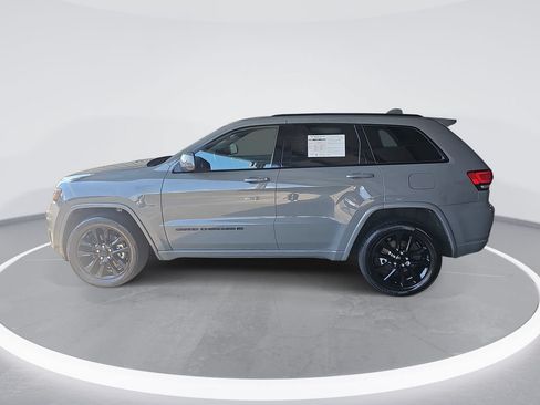 Used 2022 Jeep Grand Cherokee Laredo X AWD/4WD image 8