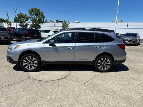 Used 2017 Subaru Outback 3.6R Limited AWD/4WD image 5