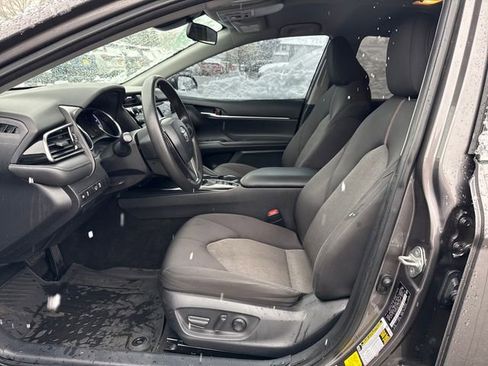 Used 2020 Toyota Camry LE image 16