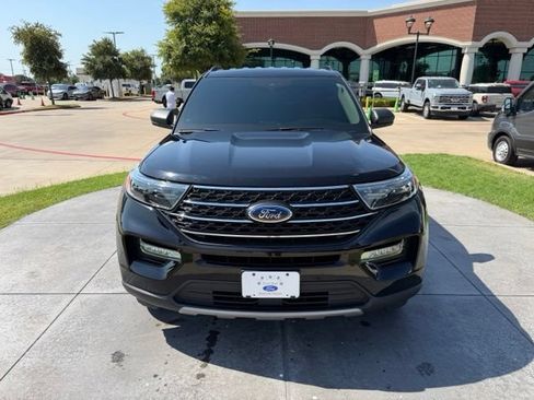 Used 2023 Ford Explorer XLT w/ Equipment Group 202A RWD image 2
