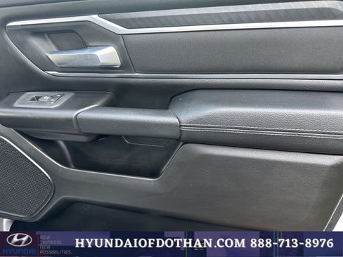 Used 2025 RAM 1500 Big Horn AWD/4WD image 12