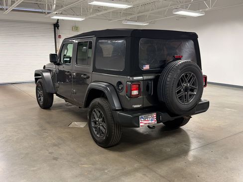 Used 2024 Jeep Wrangler Unlimited Sport AWD/4WD image 3
