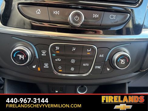 Used 2021 Chevrolet Traverse LT image 20