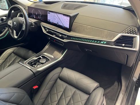 Used 2023 BMW X7 xDrive40i w/ Parking Assistance Package AWD/4WD image 37