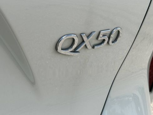 Used 2022 INFINITI QX50 Essential FWD image 9
