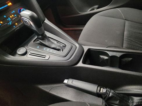 Used 2016 Ford Focus SE FWD image 26