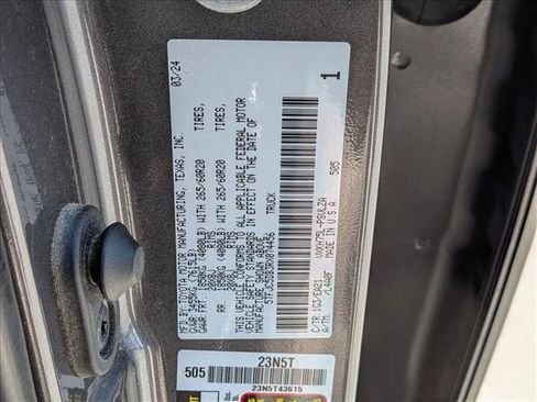 Used 2024 Toyota Tundra Limited AWD/4WD image 23