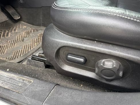 Used 2015 Ford Taurus SEL w/ Equipment Group 201A FWD image 10