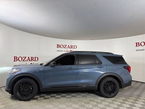 Used 2025 Ford Explorer ST-Line RWD image 8