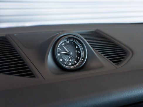 Used 2026 Porsche Macan image 21