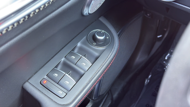 Used 2023 Alfa Romeo Giulia Estrema RWD image 12