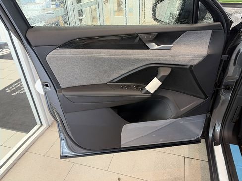 New 2026 Volkswagen Tiguan S image 8