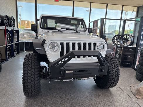 Used 2020 Jeep Wrangler Unlimited Sport S AWD/4WD image 2