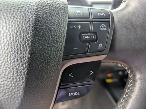 Used 2025 Toyota Camry SE FWD image 25