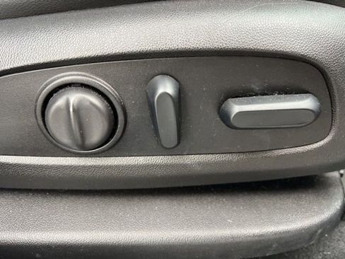 Used 2018 GMC Acadia SLT FWD image 40