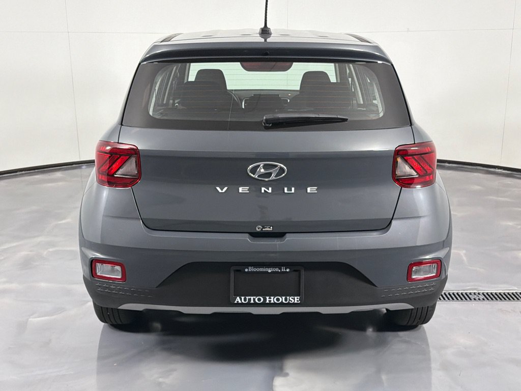Used 2026 Hyundai Venue SE FWD image 6
