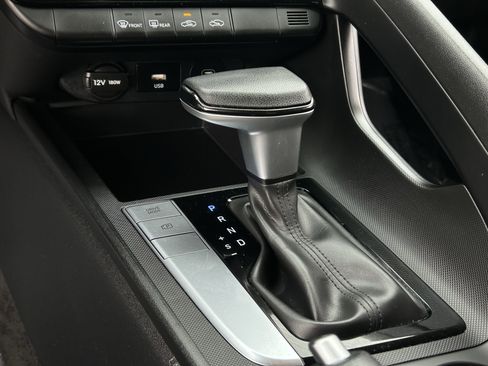 Used 2024 Hyundai Elantra SEL image 25