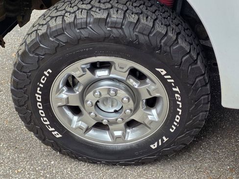 Used 2016 Ford F250 XLT w/ XLT Premium Package image 32