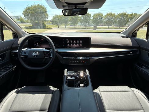 Certified 2026 Nissan Murano Platinum w/ Cargo Package image 12