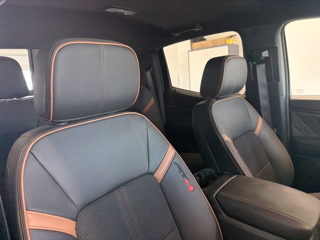 Used 2025 GMC Canyon AT4 AWD/4WD image 36