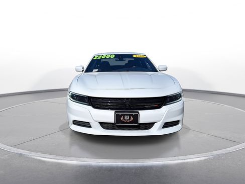 Used 2022 Dodge Charger SXT RWD image 3