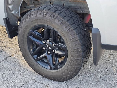 Used 2020 Chevrolet Silverado 1500 Custom Trail Boss w/ Custom Convenience Package AWD/4WD image 8