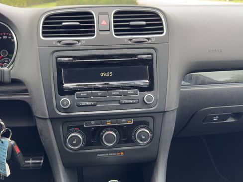 Used 2013 Volkswagen Golf 4-Door image 15