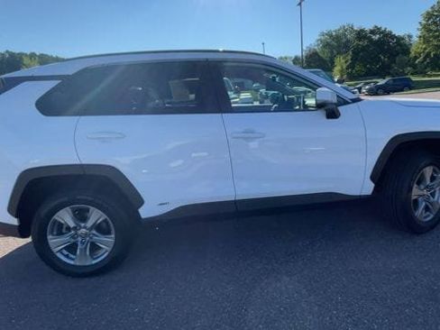 Used 2025 Toyota RAV4 XLE AWD/4WD image 9