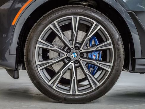 Used 2022 BMW X7 xDrive40i w/ M Sport Package image 14