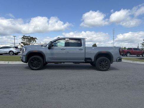 Used 2024 GMC Sierra 2500 AT4 w/ AT4 Premium Plus Package AWD/4WD image 2