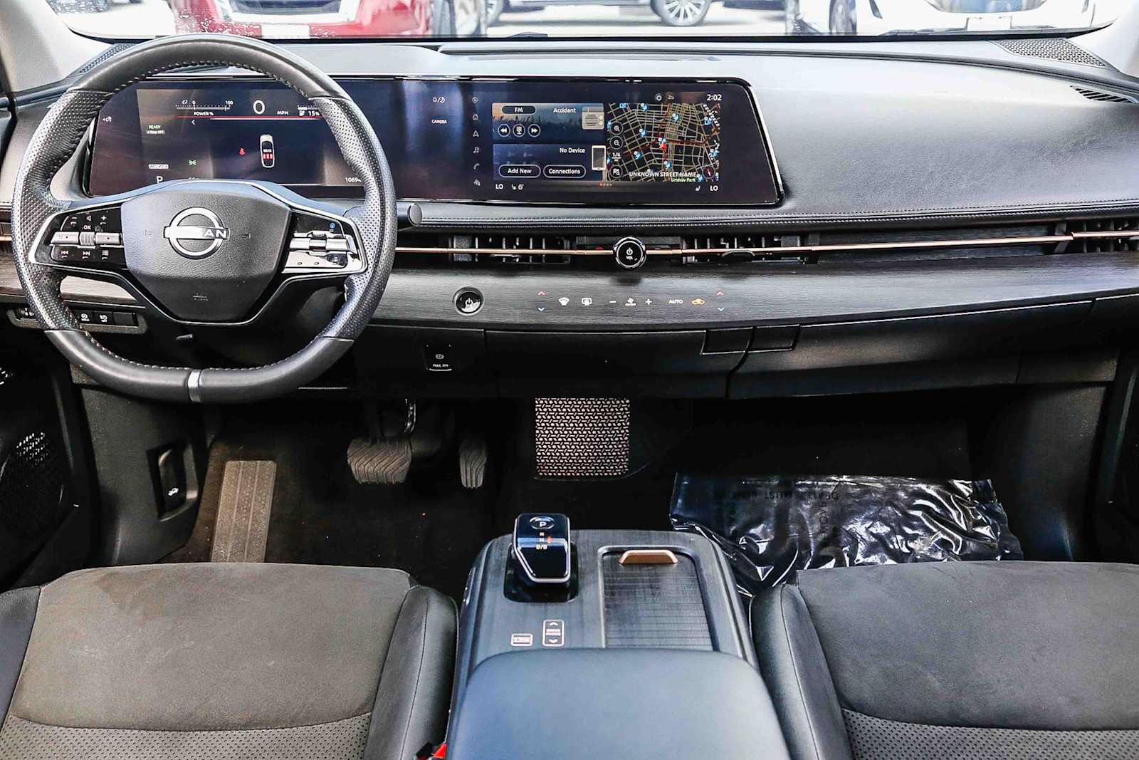 Used 2024 Nissan Ariya AWD image 12