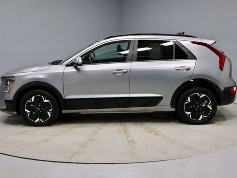 Used 2023 Kia Niro Wind w/ Wind Preserve Package image 8