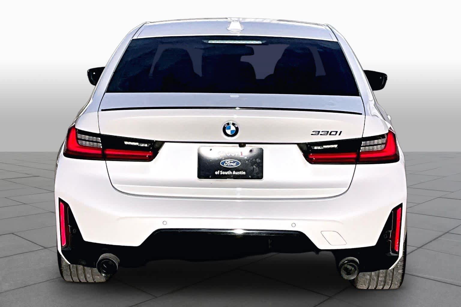 Used 2023 BMW 330i Sedan w/ M Sport Package RWD image 5