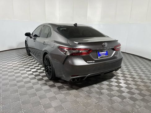 Used 2022 Toyota Camry XSE FWD image 6