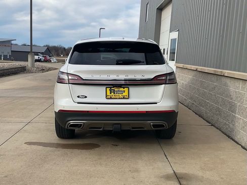 Used 2022 Lincoln Nautilus Reserve w/ Equipment Group 202A image 5