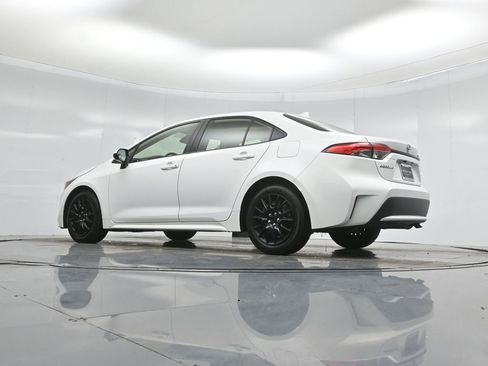 Used 2020 Toyota Corolla LE image 48