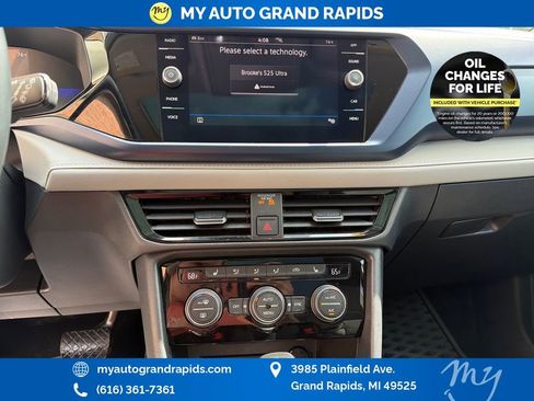 Used 2024 Volkswagen Taos SE w/ Panoramic Sunroof Package AWD/4WD image 20