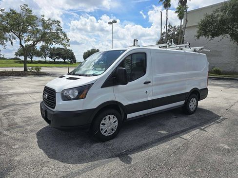 Used 2017 Ford Transit 150 image 3