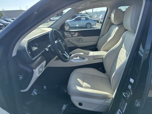 Used 2023 Mercedes-Benz GLS 450 4MATIC image 15